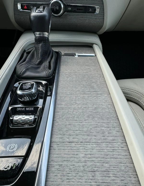 Volvo XC 90 cena 174900 przebieg: 79000, rok produkcji 2020 z Katowice małe 631